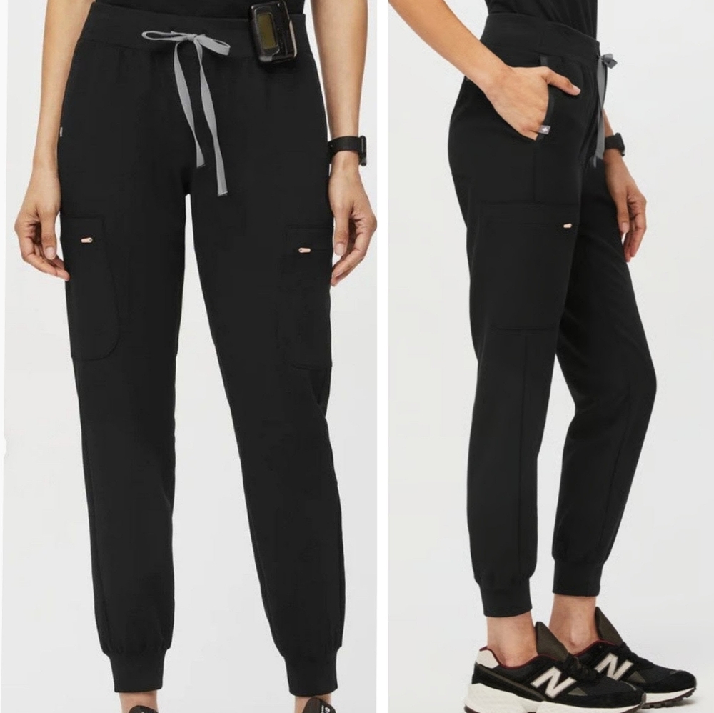 Figs Muoy scrub jogger pants in Black Petite XXS